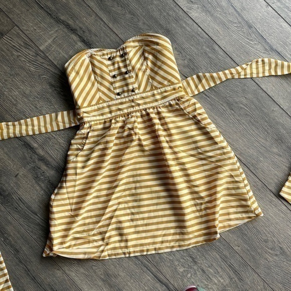 Forever 21 dress strapless yellow & White striped dress size Small